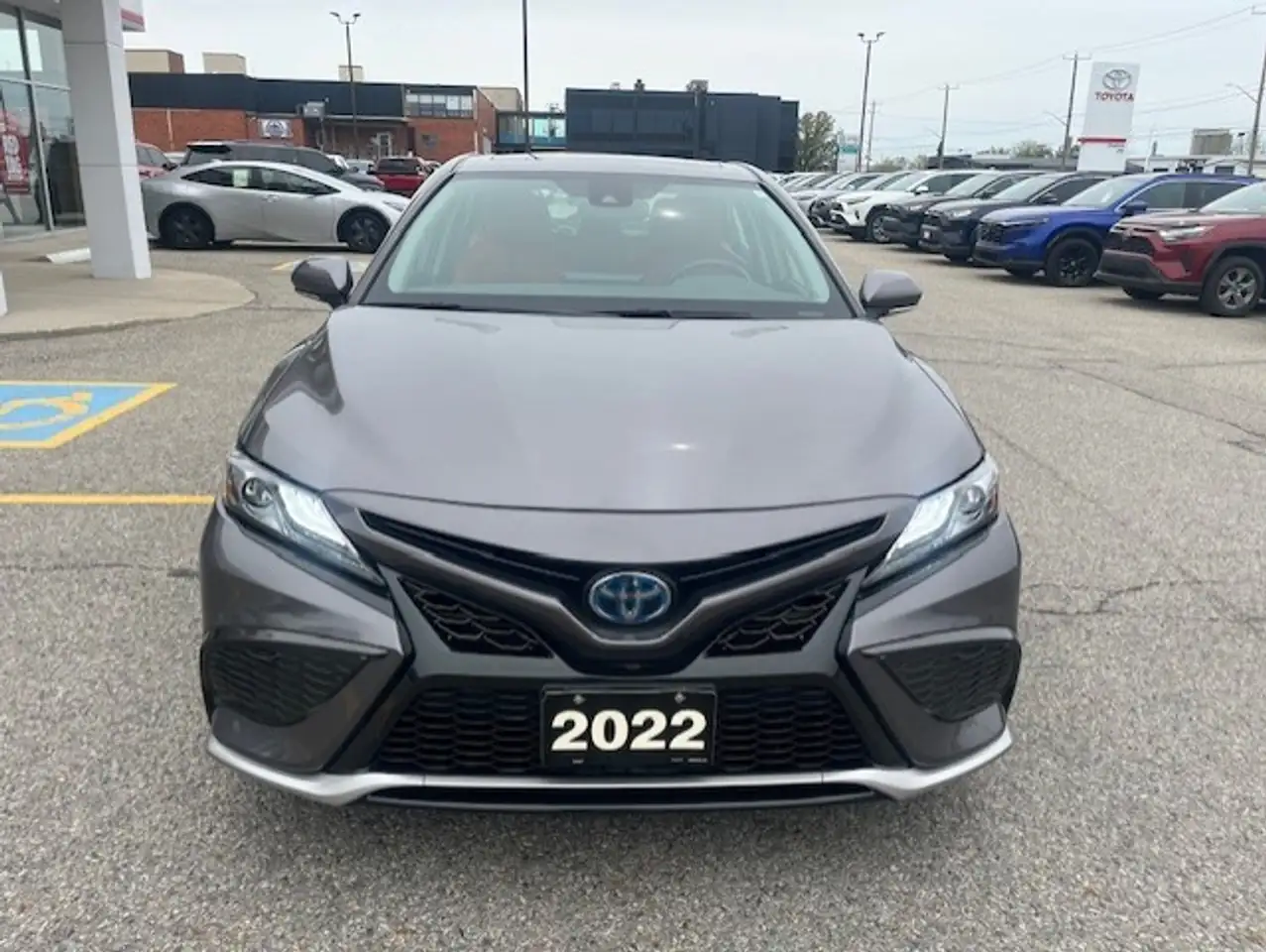 Toyota Camry снимка Toyota Camry