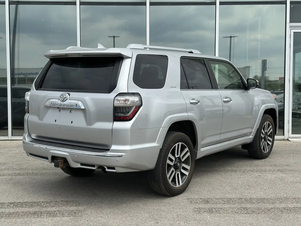 Toyota 4-Runner снимка Toyota 4-Runner