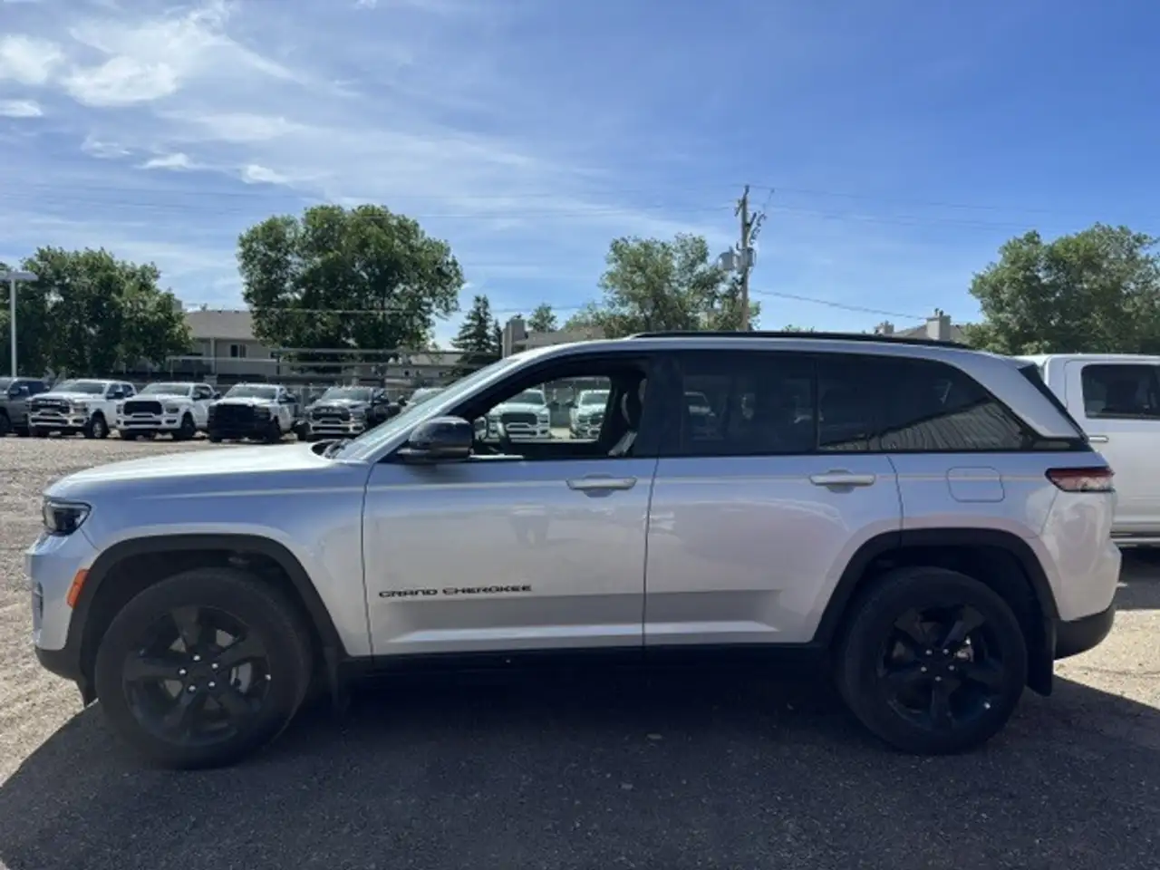 Jeep Grand Cherokee photo Jeep Grand Cherokee