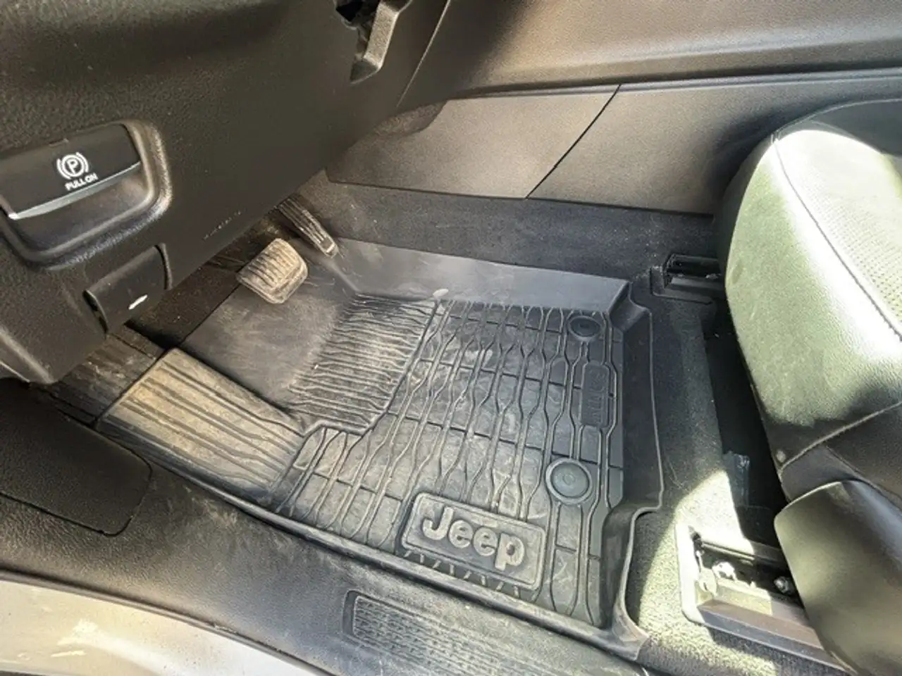 Jeep Grand Cherokee photo Jeep Grand Cherokee