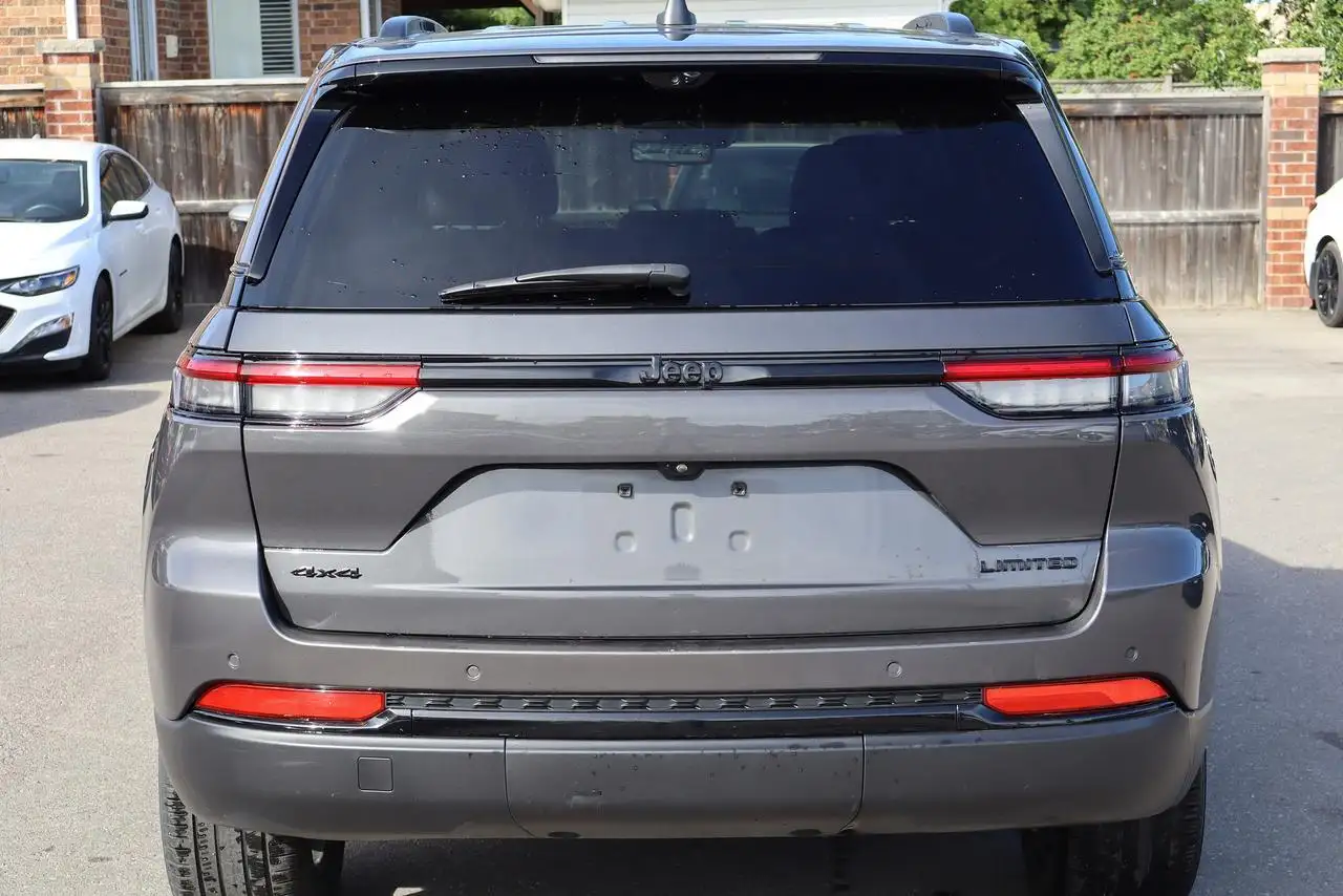 Jeep Grand Cherokee photo Jeep Grand Cherokee