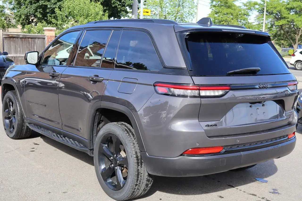Jeep Grand Cherokee photo Jeep Grand Cherokee