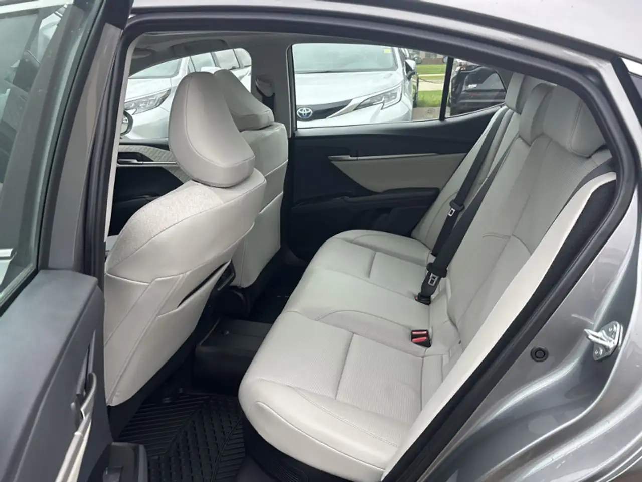 Toyota Camry снимка Toyota Camry