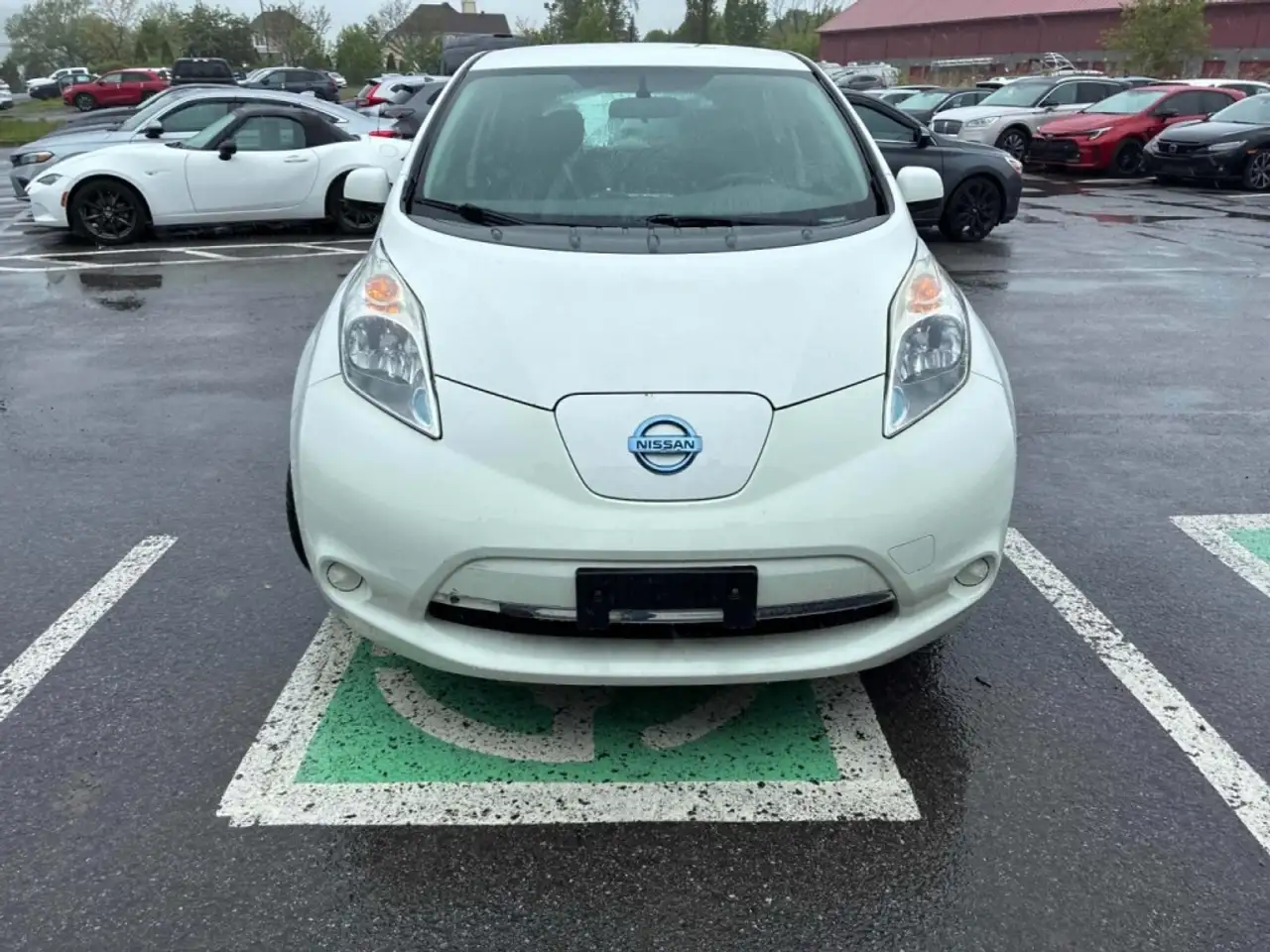 Nissan Leaf photo Nissan Leaf