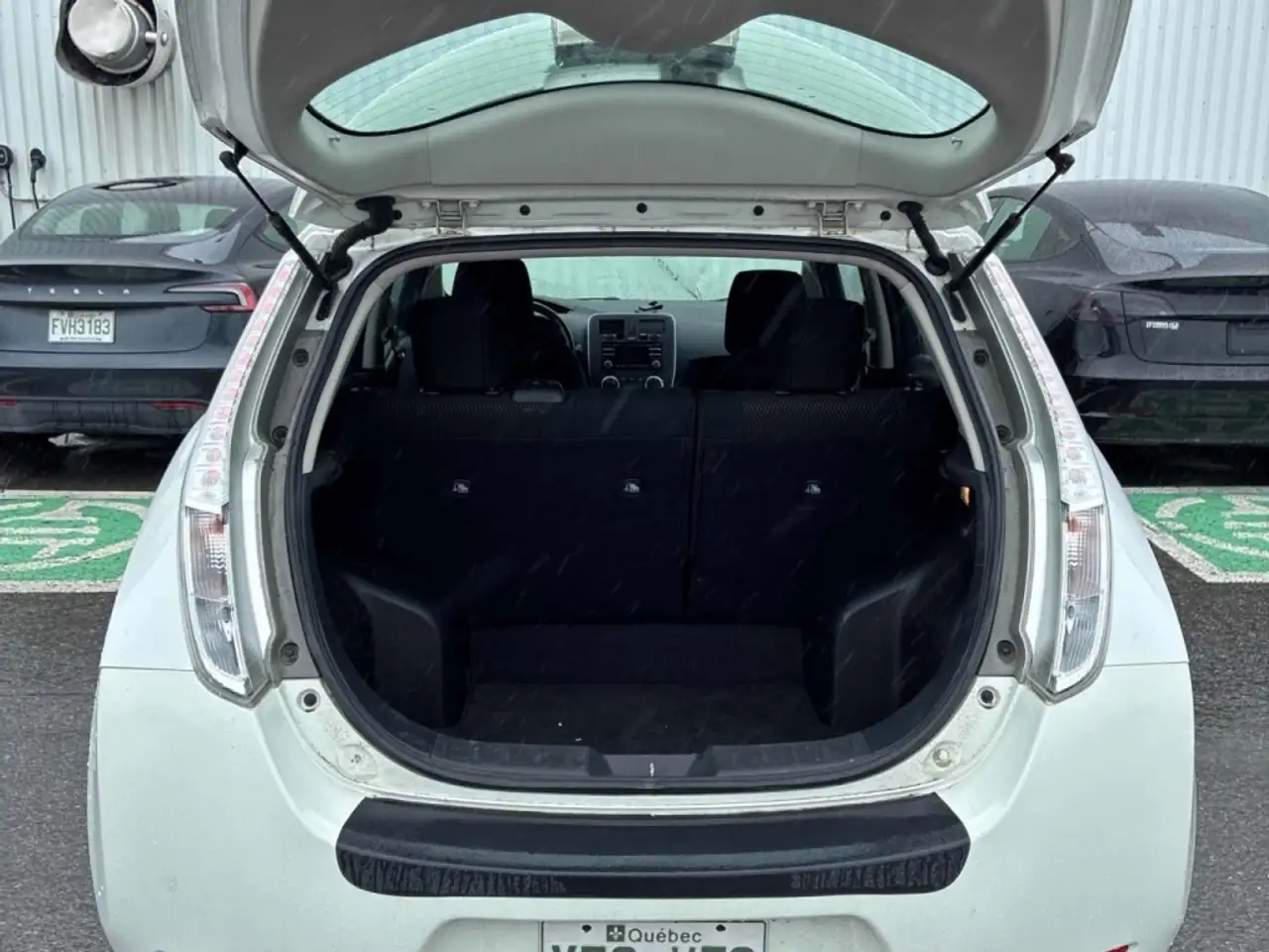 Nissan Leaf photo Nissan Leaf