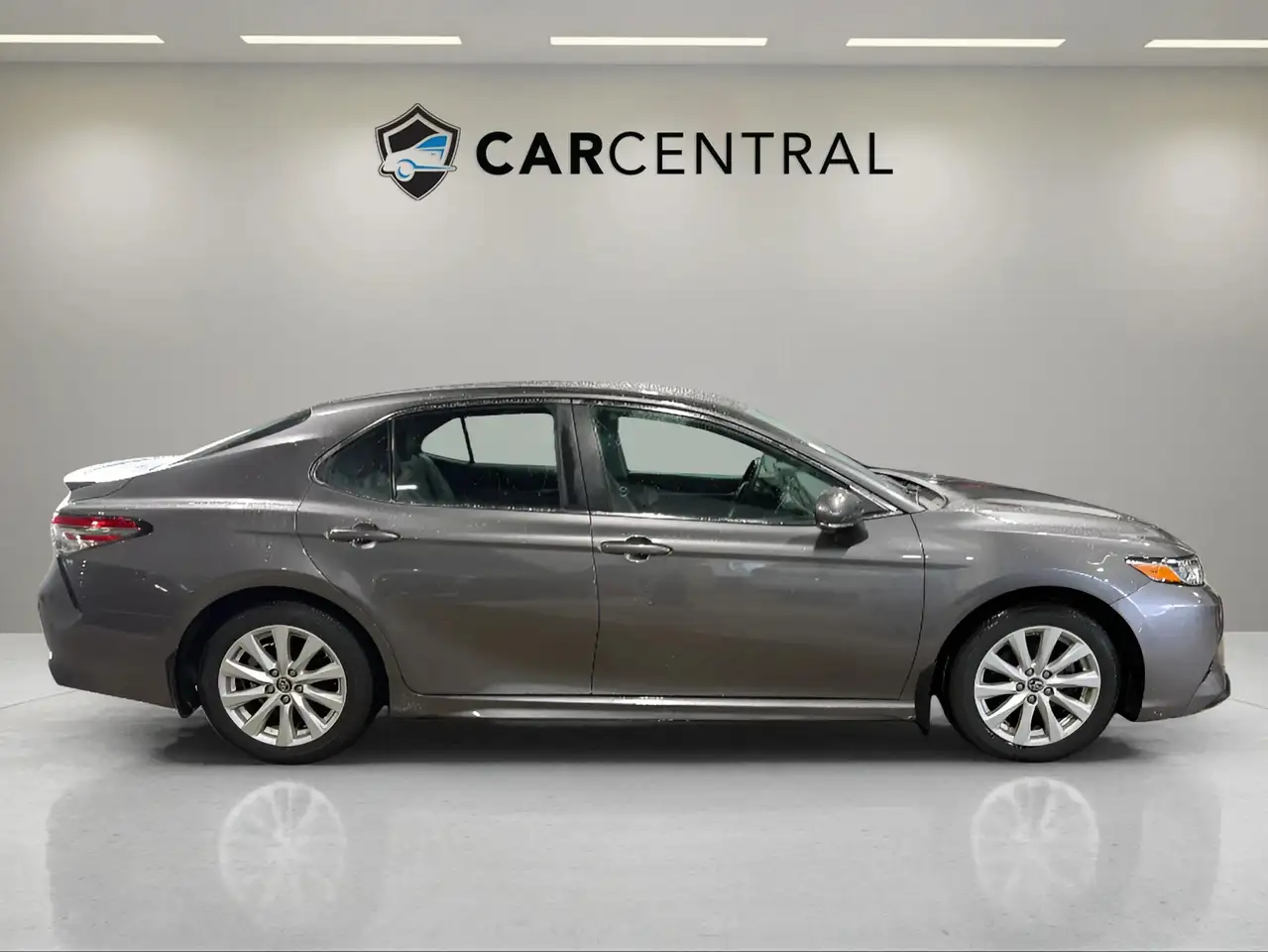 Toyota Camry снимка Toyota Camry