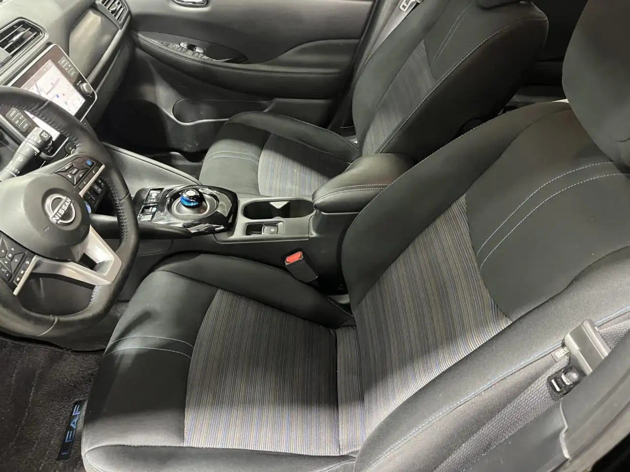 Nissan Leaf photo Nissan Leaf