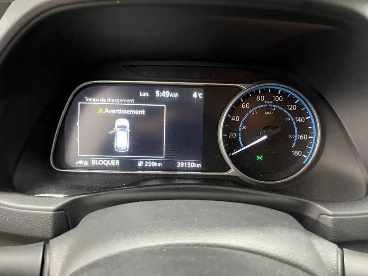 Nissan Leaf photo Nissan Leaf