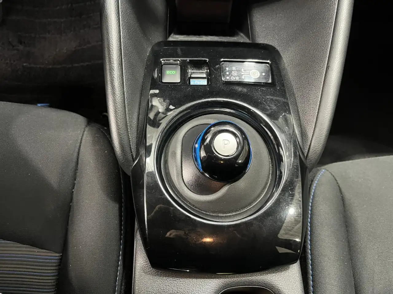 Nissan Leaf photo Nissan Leaf