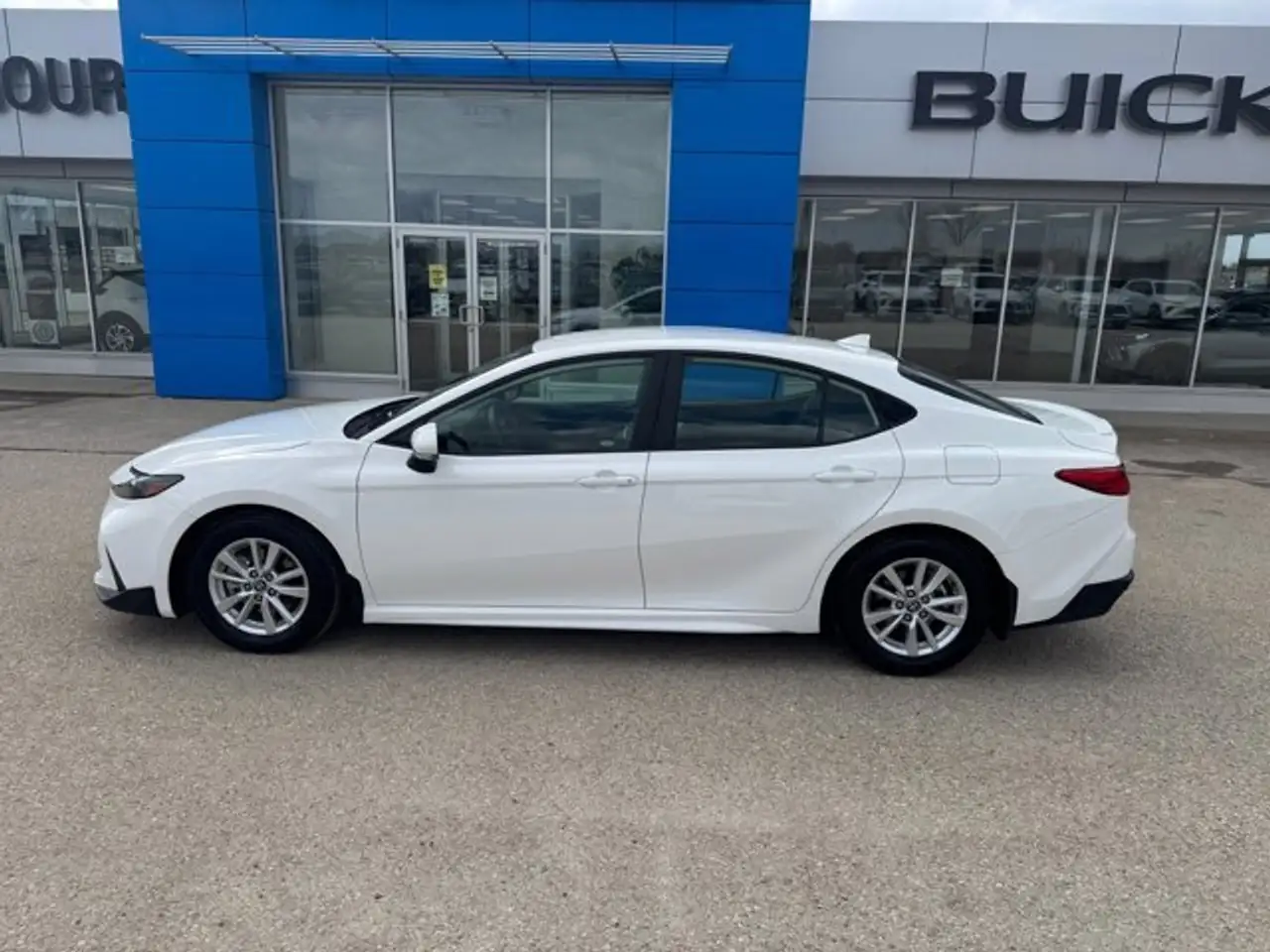 Toyota Camry снимка Toyota Camry