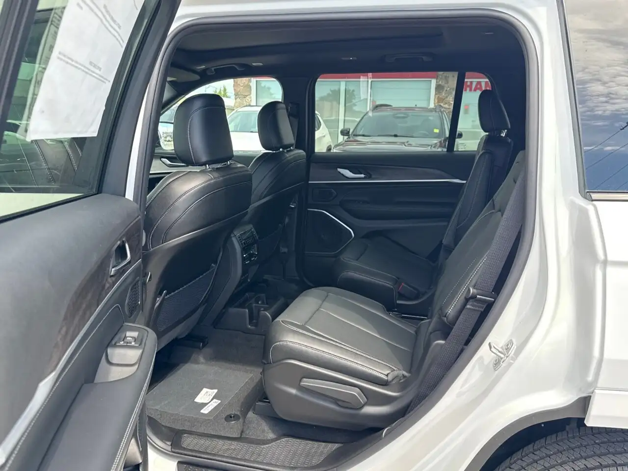 Jeep Grand Cherokee снимка Jeep Grand Cherokee