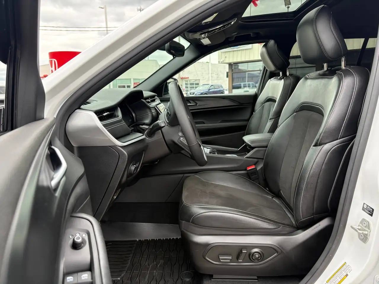 Jeep Grand Cherokee photo Jeep Grand Cherokee