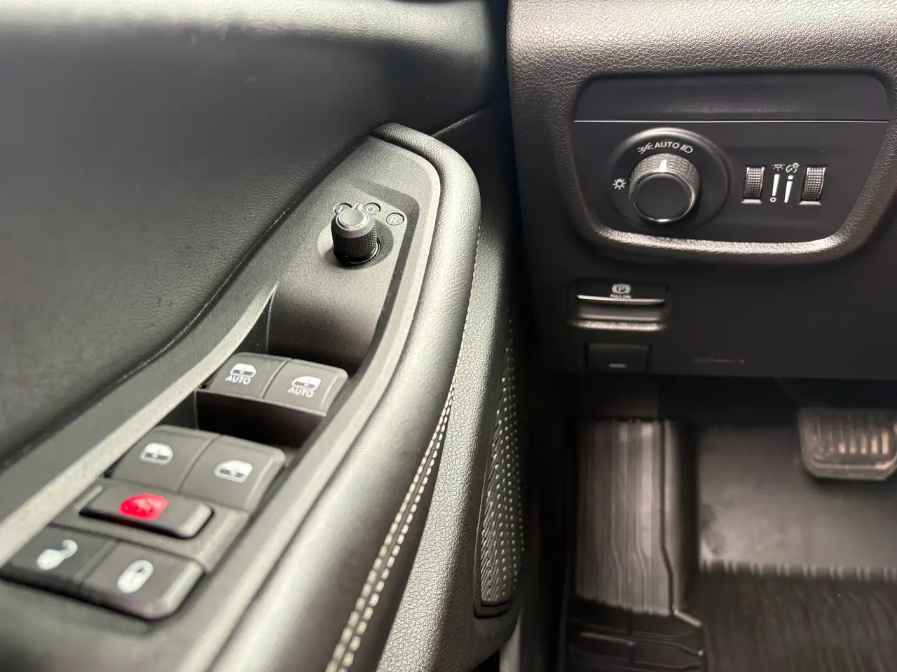 Jeep Grand Cherokee photo Jeep Grand Cherokee