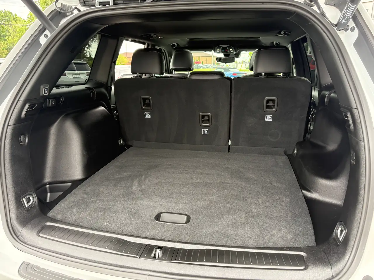 Jeep Grand Cherokee photo Jeep Grand Cherokee
