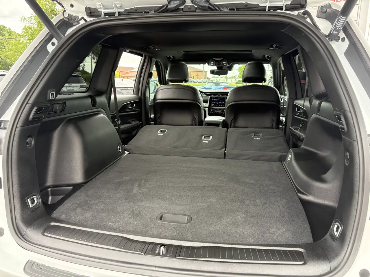 Jeep Grand Cherokee photo Jeep Grand Cherokee
