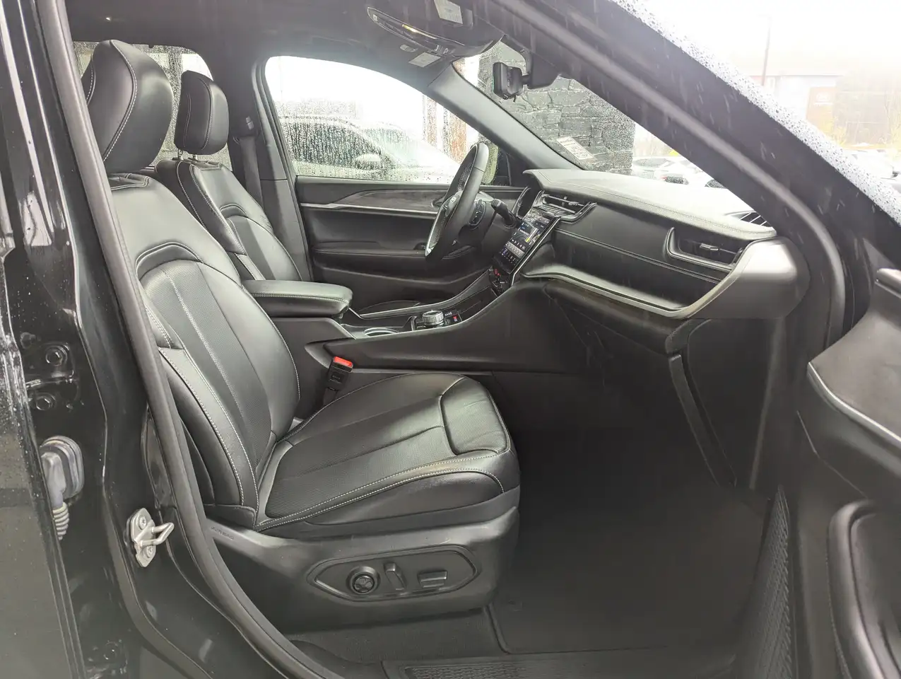 Jeep Grand Cherokee снимка Jeep Grand Cherokee