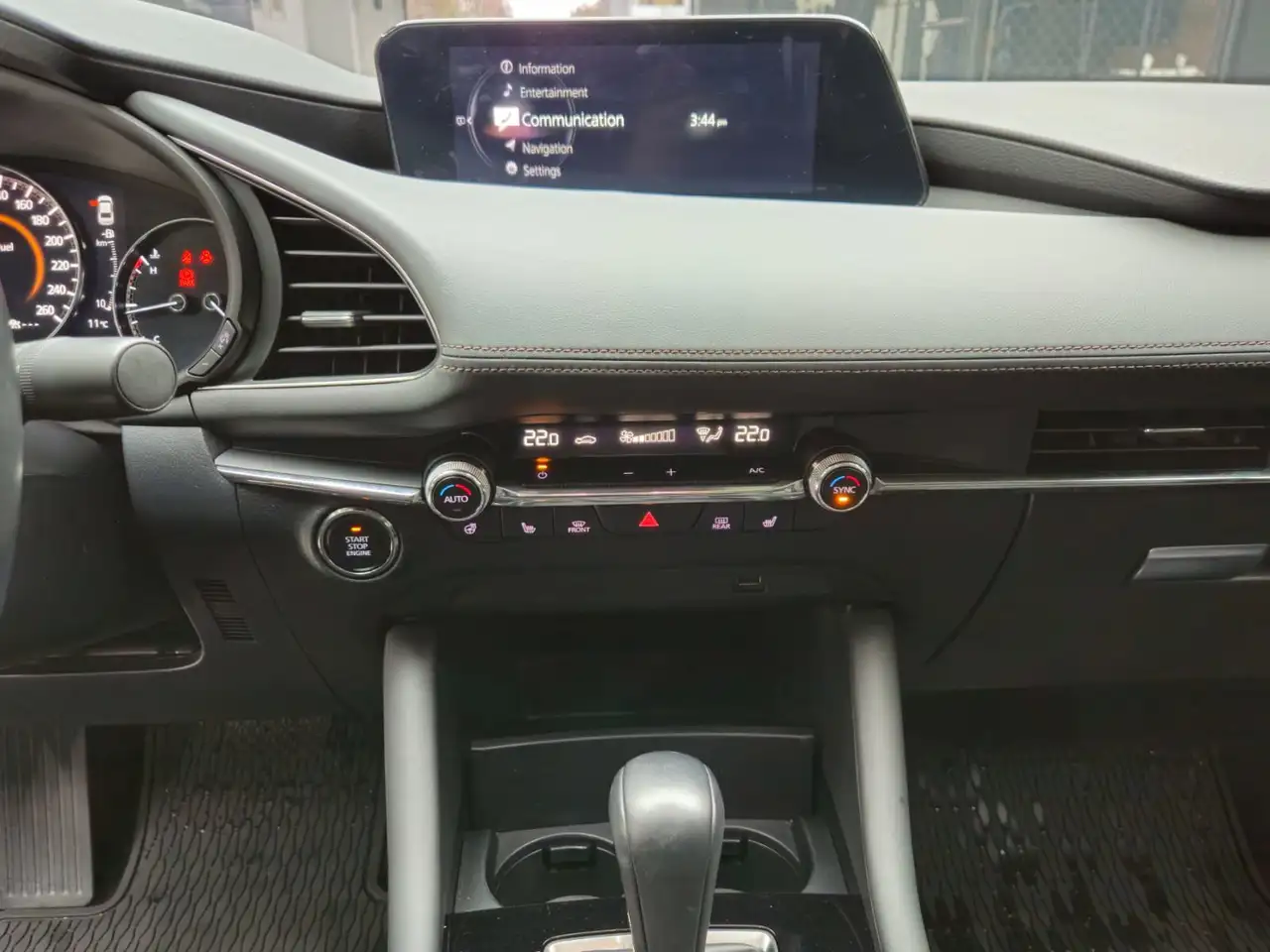 Mazda 3 снимка Mazda 3