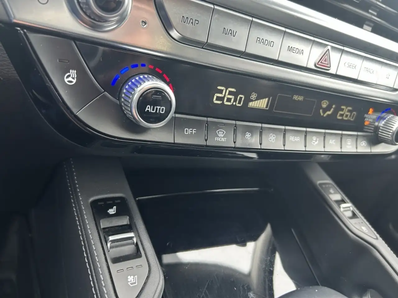 Kia Telluride снимка Kia Telluride