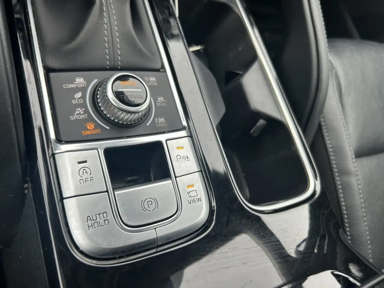 Kia Telluride снимка Kia Telluride