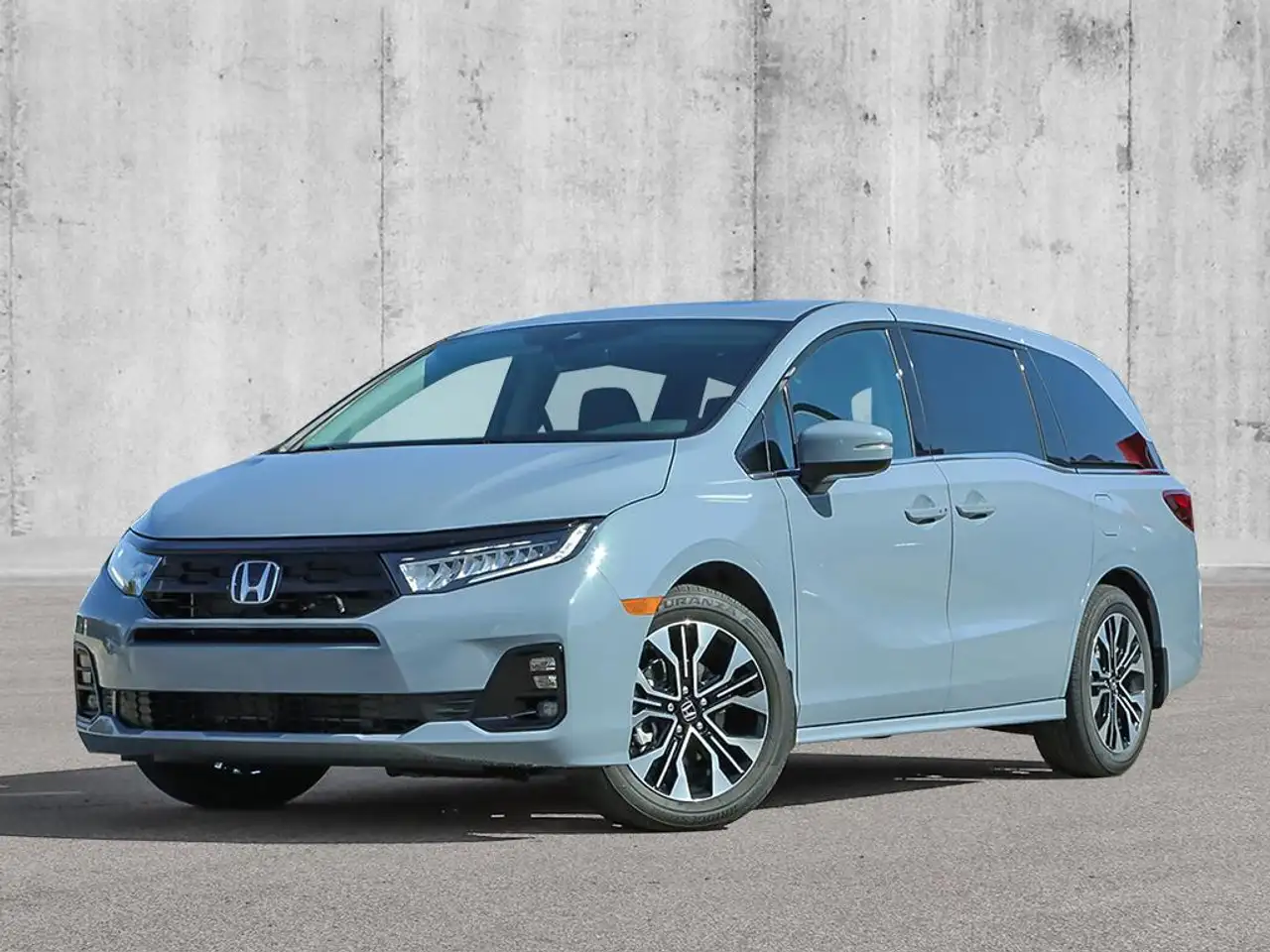 Honda Odyssey снимка Honda Odyssey