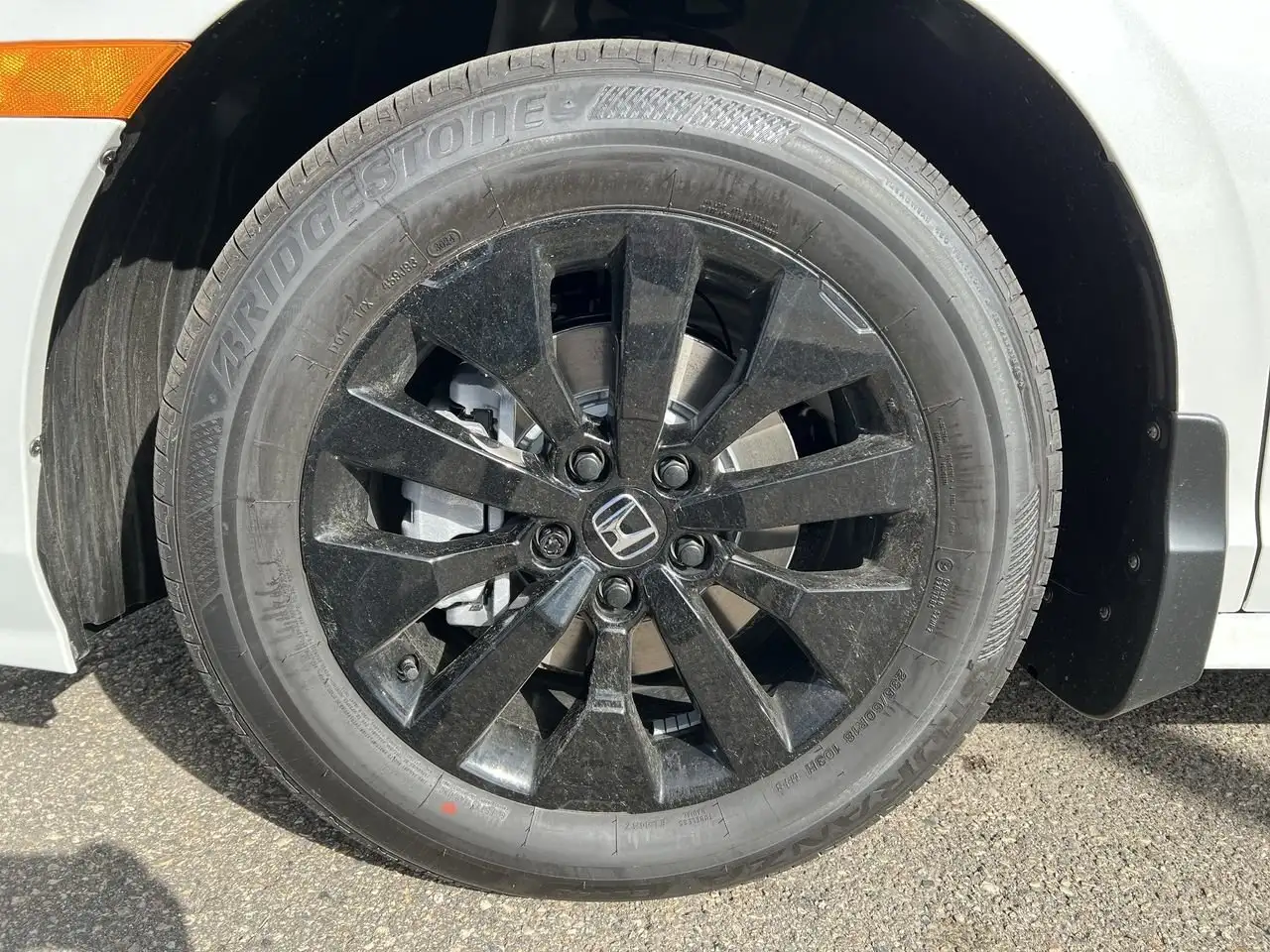 Honda Odyssey снимка Honda Odyssey