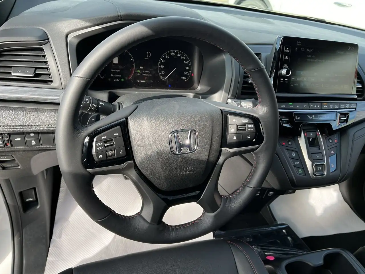 Honda Odyssey снимка Honda Odyssey