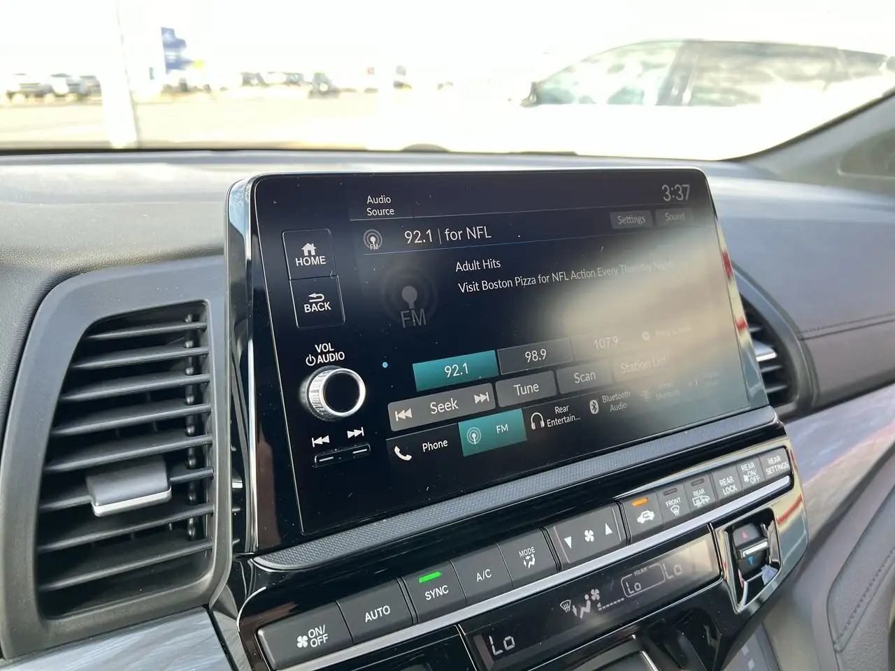 Honda Odyssey снимка Honda Odyssey