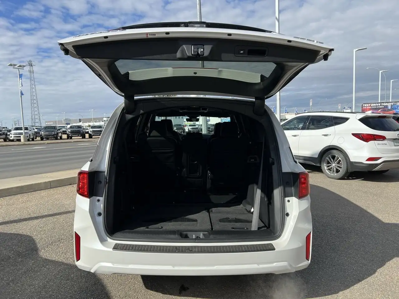 Honda Odyssey снимка Honda Odyssey