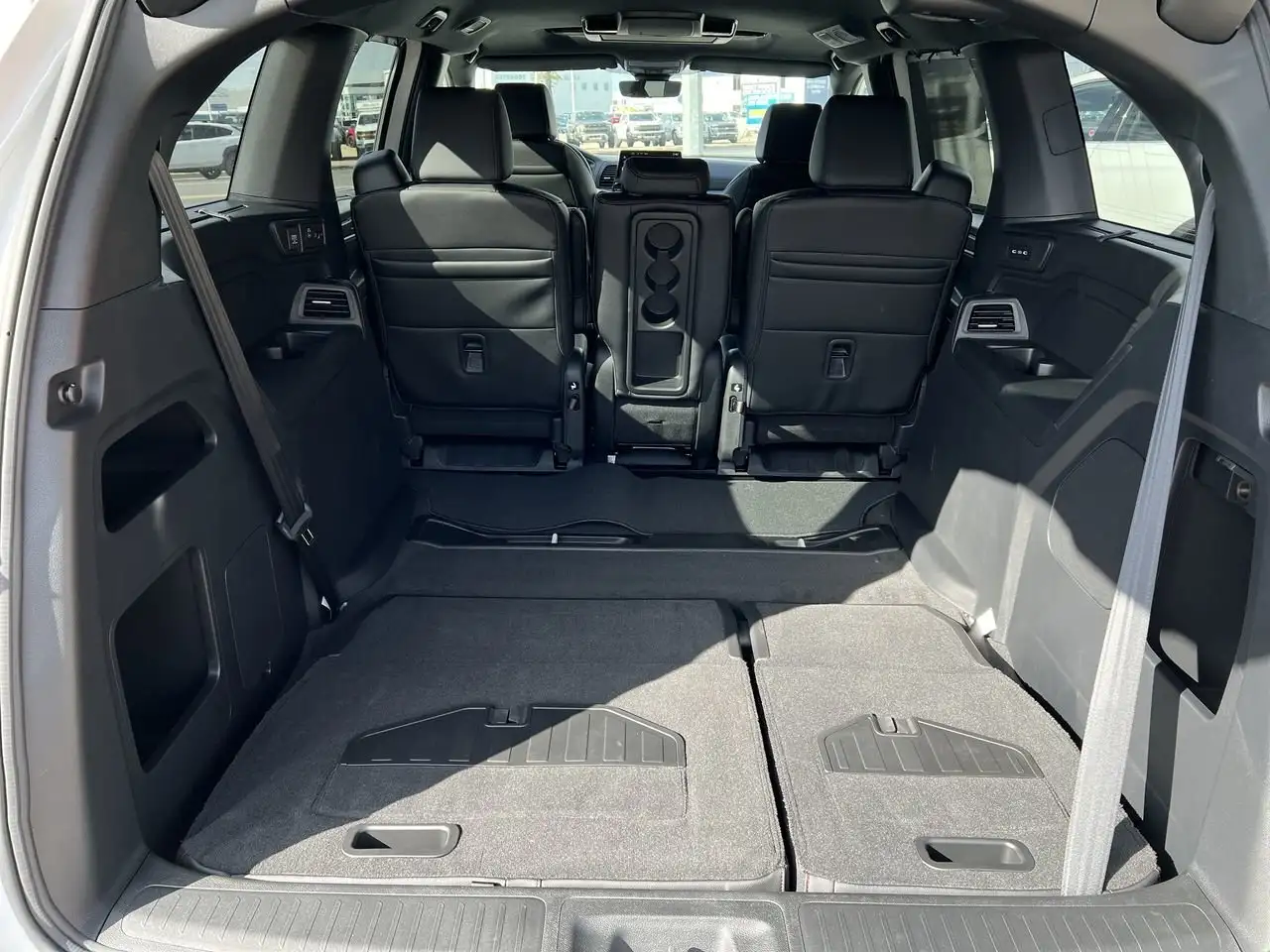 Honda Odyssey снимка Honda Odyssey