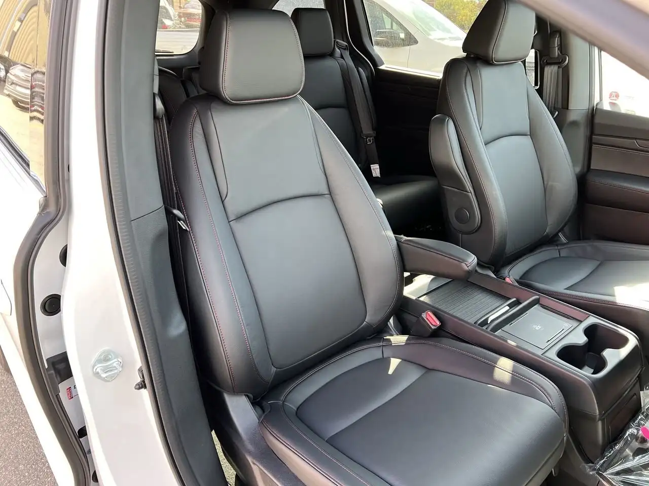 Honda Odyssey снимка Honda Odyssey