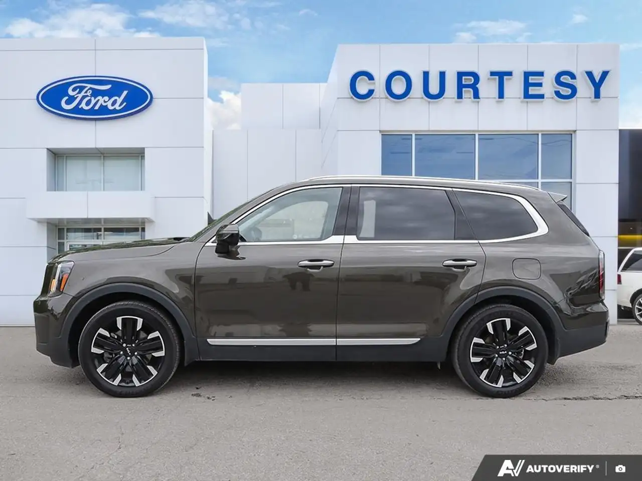 Kia Telluride снимка Kia Telluride
