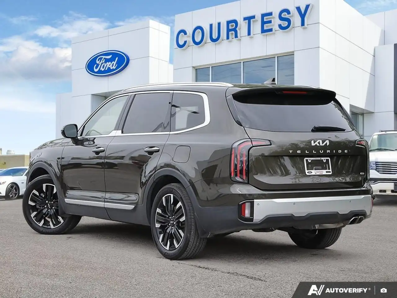 Kia Telluride снимка Kia Telluride