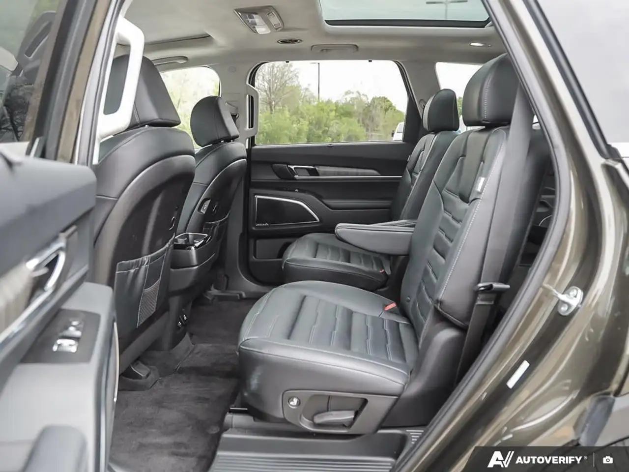 Kia Telluride снимка Kia Telluride