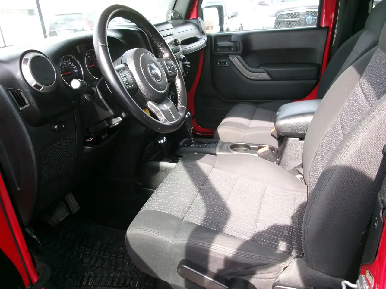 Jeep Wrangler photo Jeep Wrangler