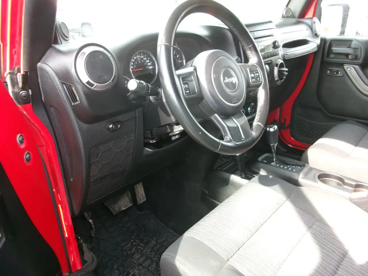 Jeep Wrangler photo Jeep Wrangler