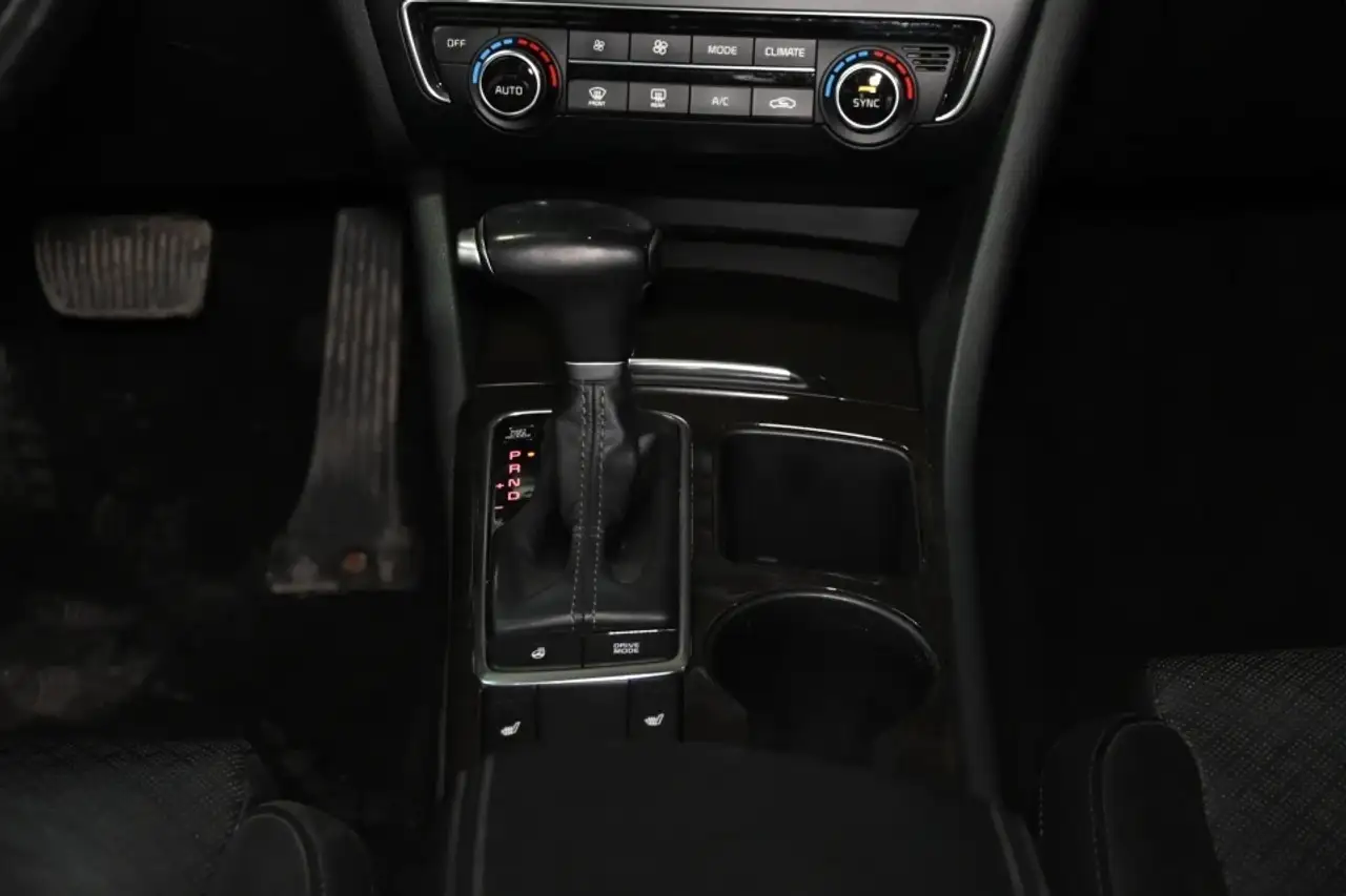 Kia Optima снимка Kia Optima