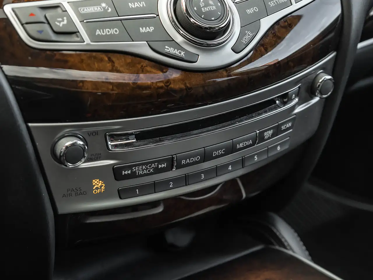 Infiniti QX60 снимка Infiniti QX60