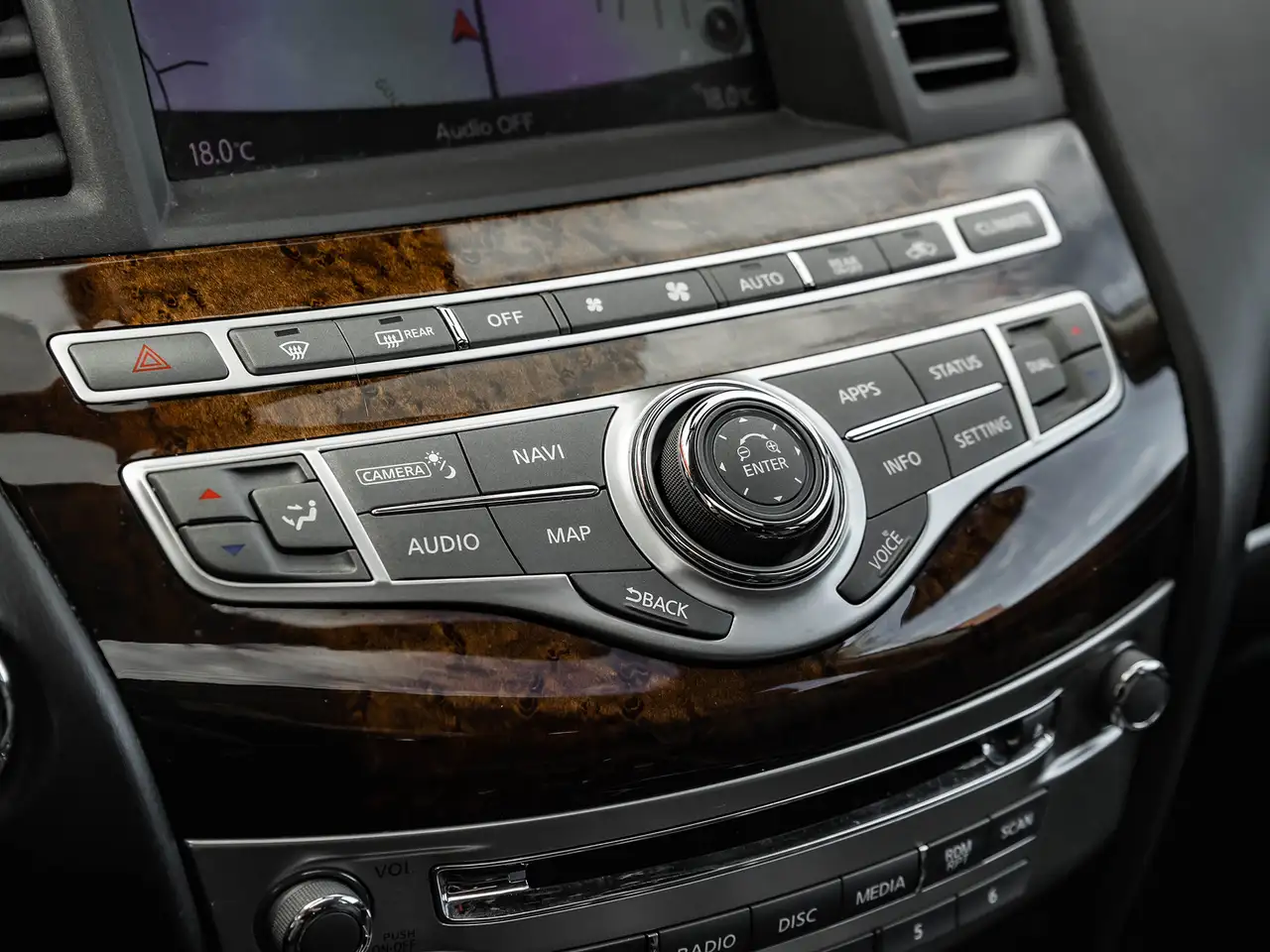 Infiniti QX60 снимка Infiniti QX60