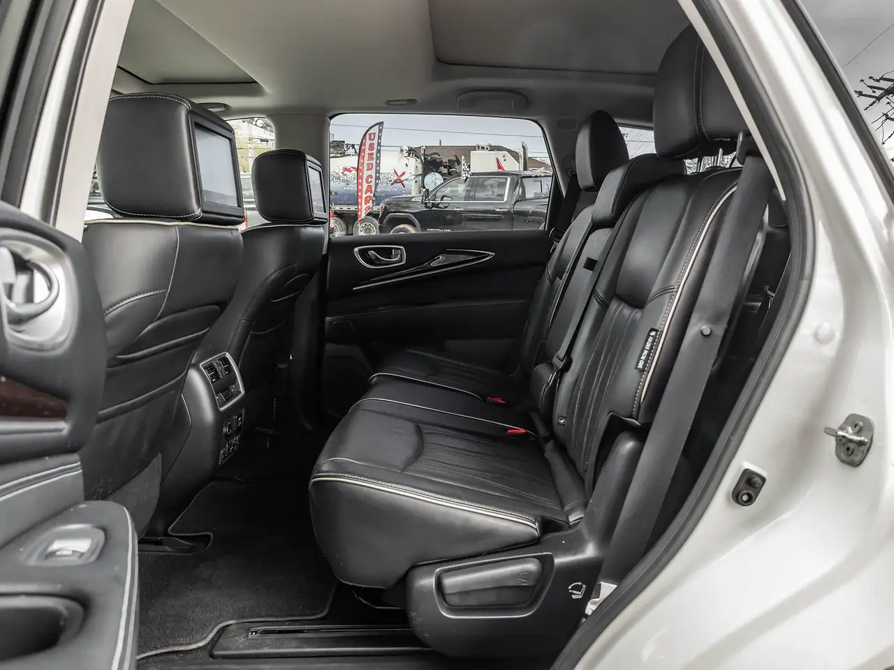 Infiniti QX60 снимка Infiniti QX60