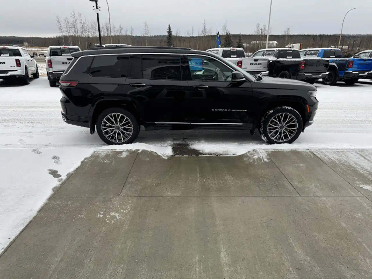 Jeep Grand Cherokee снимка Jeep Grand Cherokee