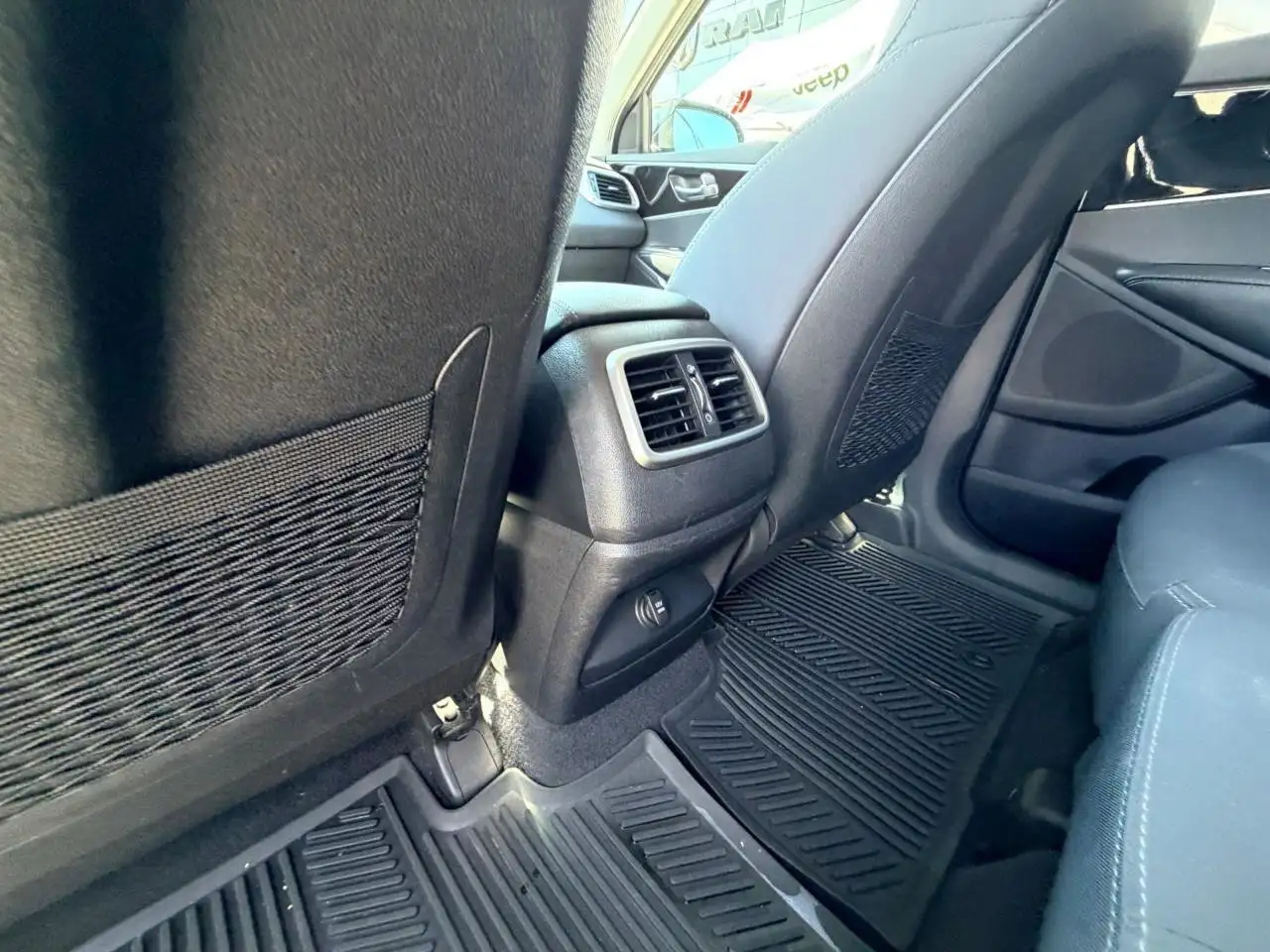 Kia Sorento photo Kia Sorento