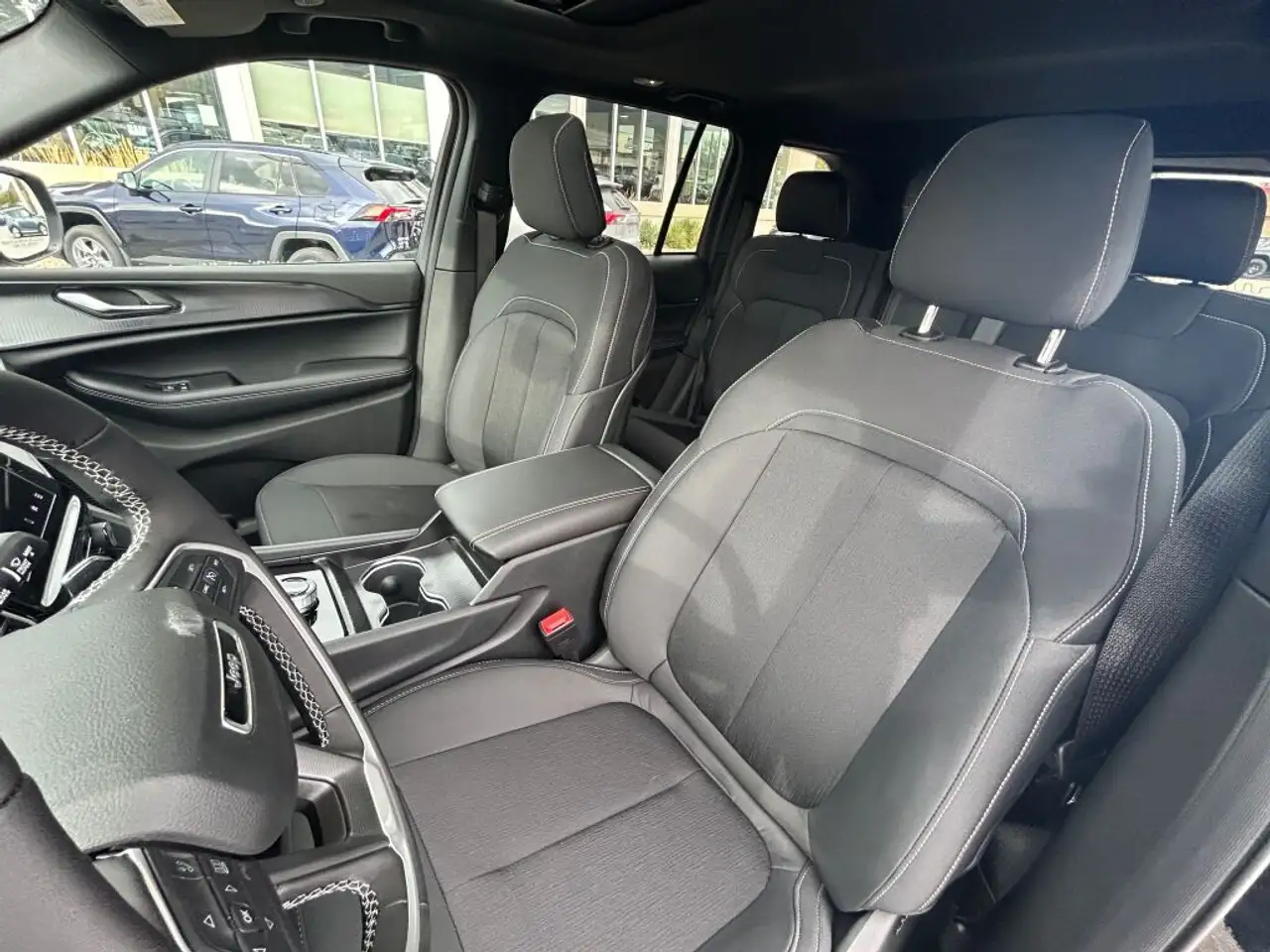 Jeep Grand Cherokee снимка Jeep Grand Cherokee
