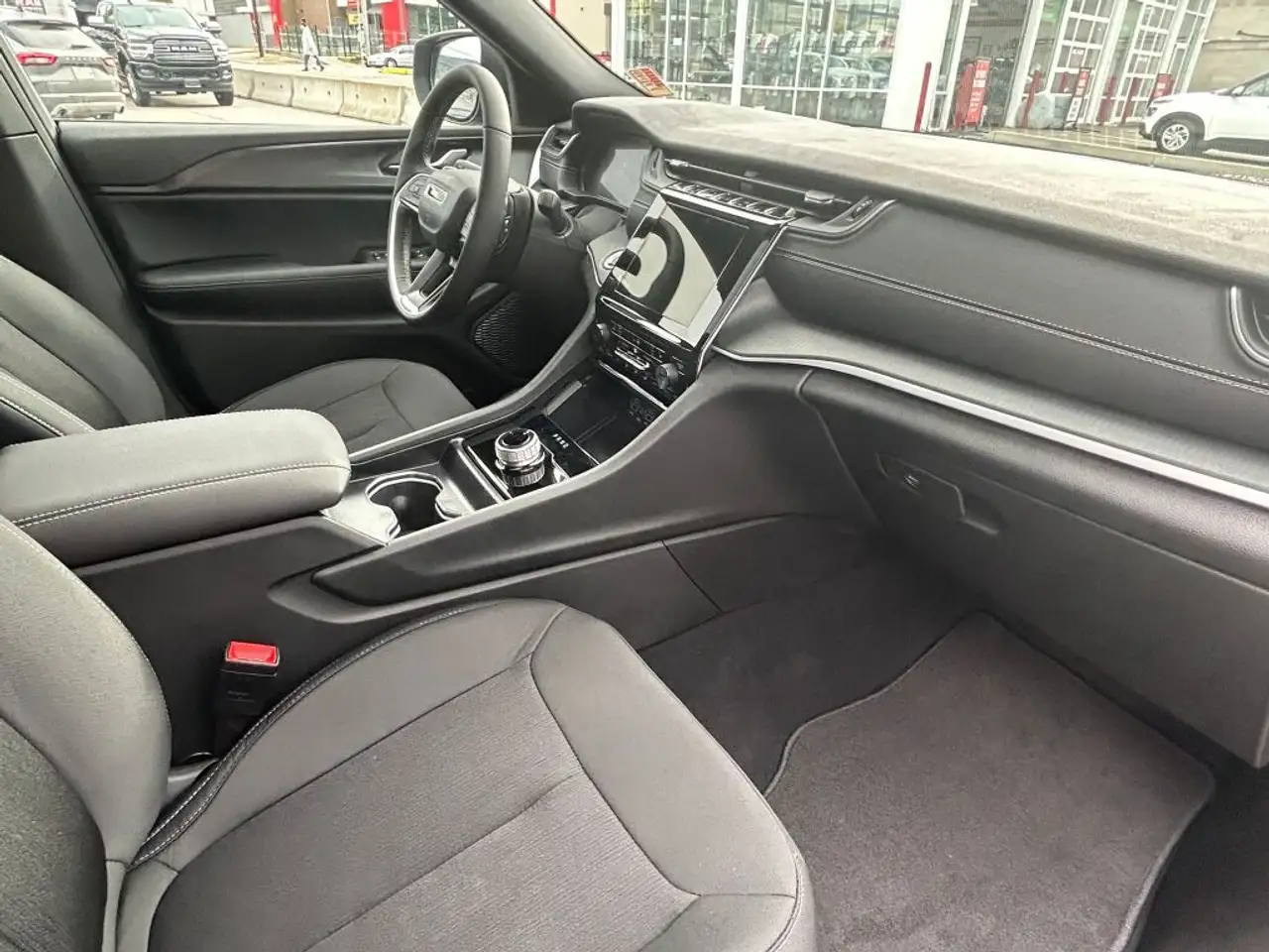 Jeep Grand Cherokee снимка Jeep Grand Cherokee