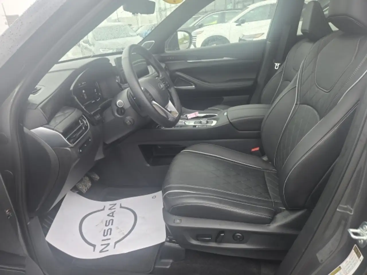 Infiniti QX60 снимка Infiniti QX60