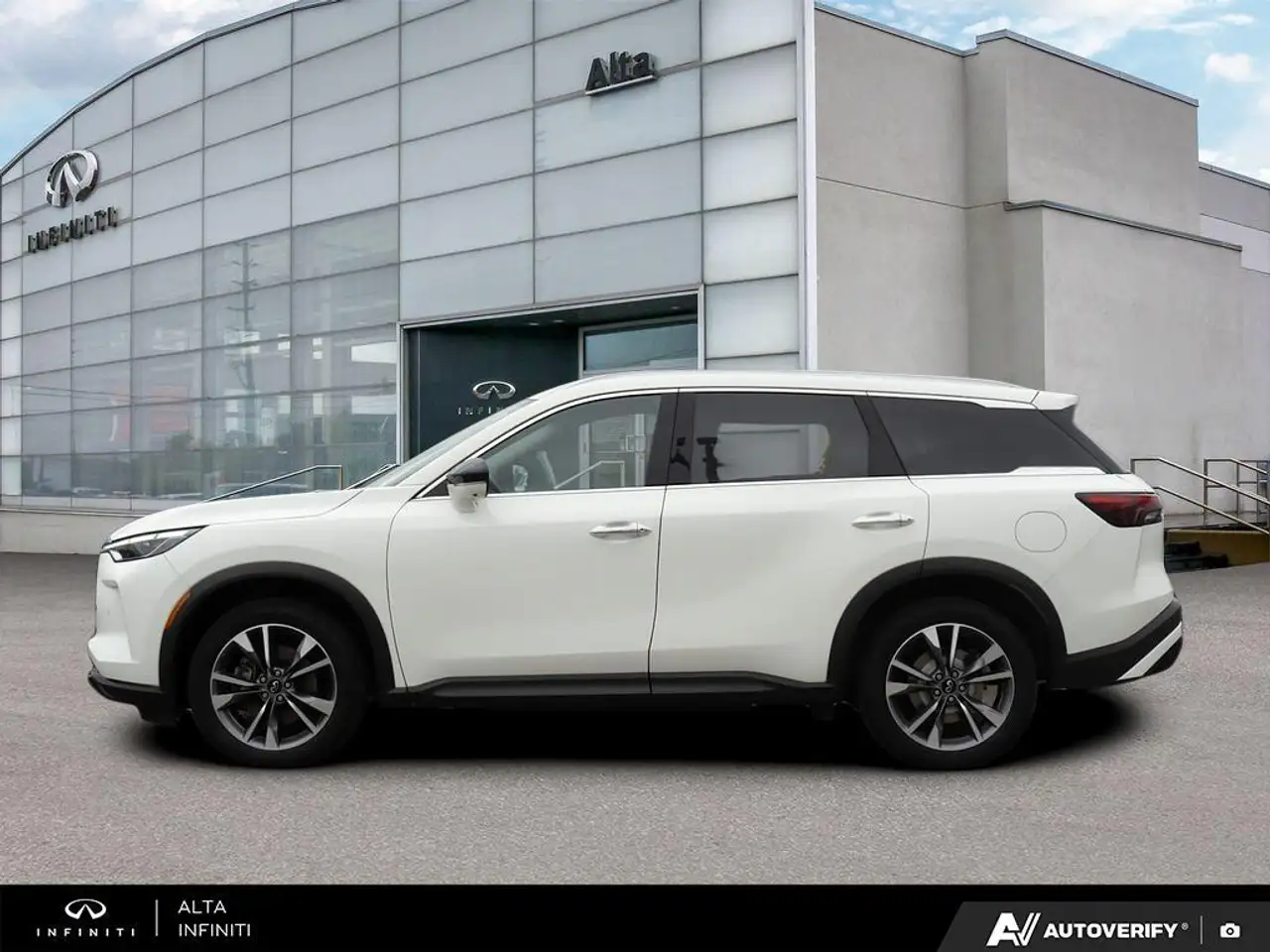 Infiniti QX60 снимка Infiniti QX60