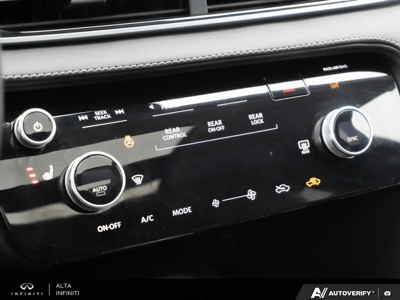 Infiniti QX60 снимка Infiniti QX60