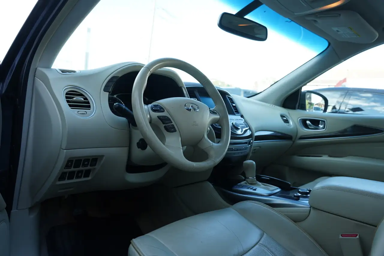 Infiniti QX60 снимка Infiniti QX60