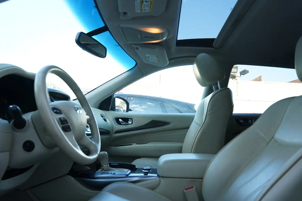Infiniti QX60 снимка Infiniti QX60