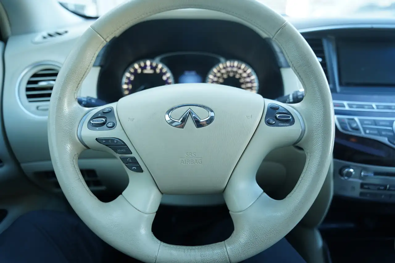 Infiniti QX60 снимка Infiniti QX60
