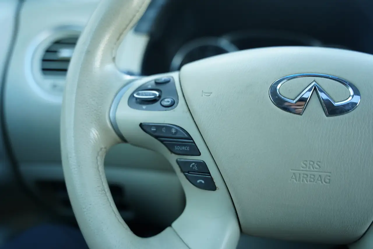 Infiniti QX60 снимка Infiniti QX60